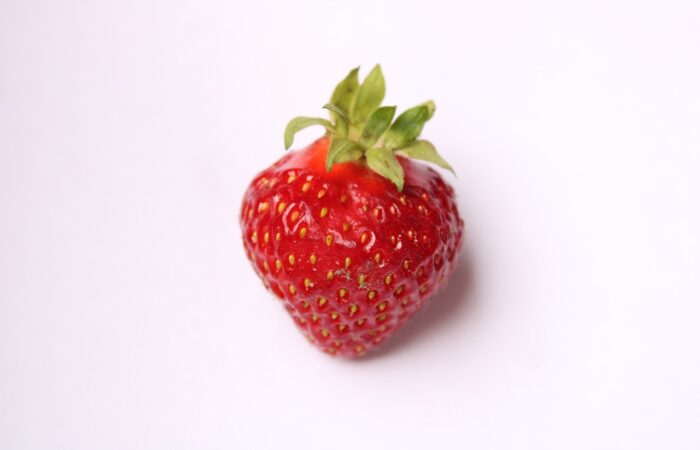 Recette_surprenante_pour_transformer_vos_queues_de_fraise_en_délicieux_sirop